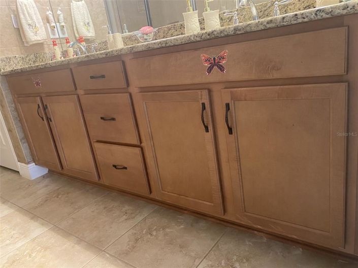 Image No.17-2 Bed Property for sale