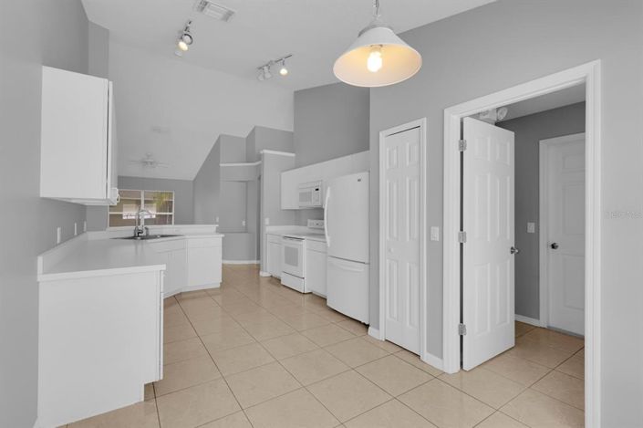 Image No.18-4 Bed Property for sale