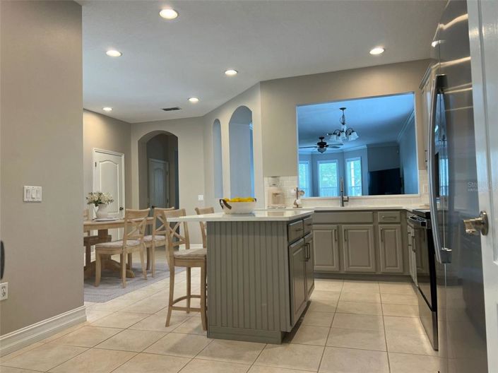 Image No.10-4 Bed Property for sale