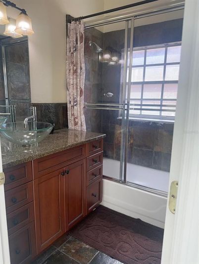 Image No.20-3 Bed Townhouse for sale