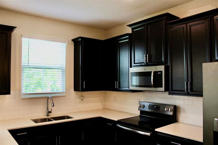 Image No.11-3 Bed Townhouse for sale