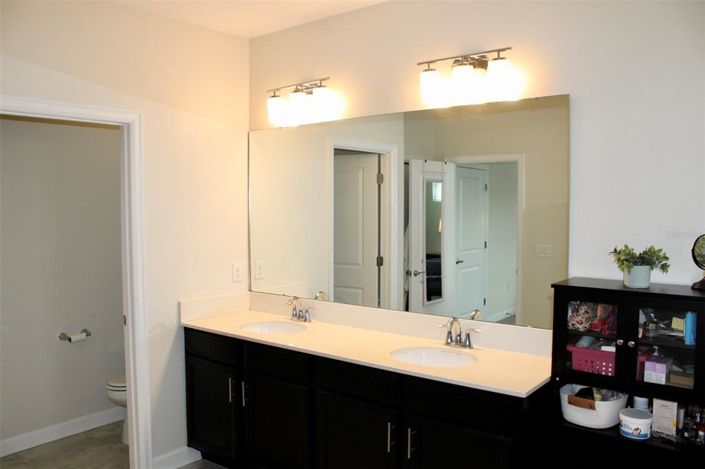 Image No.29-3 Bed Townhouse for sale