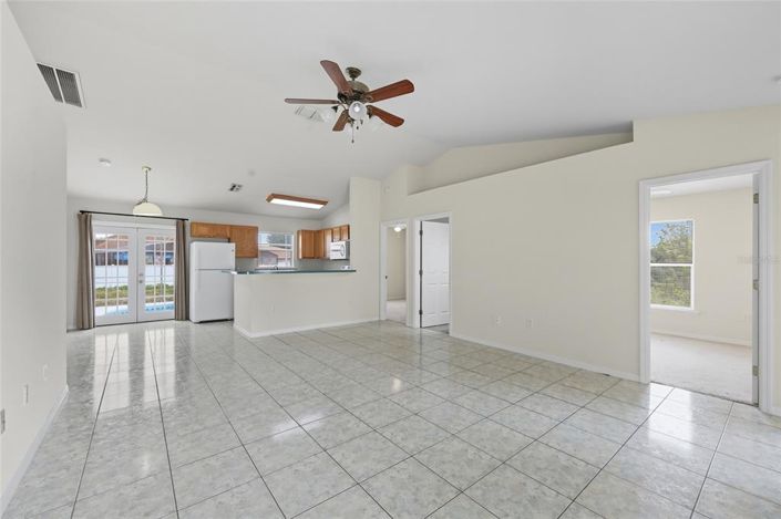 Image No.20-4 Bed Property for sale