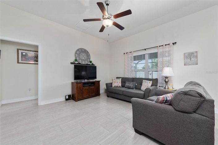 Image No.10-3 Bed Property for sale