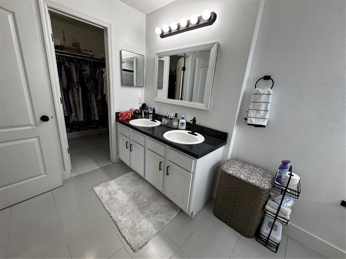 Image No.16-3 Bed Townhouse for sale