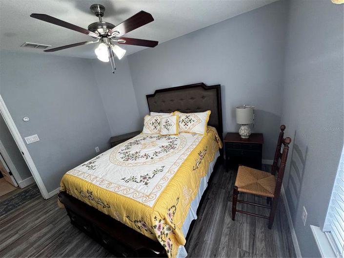 Image No.18-3 Bed Townhouse for sale