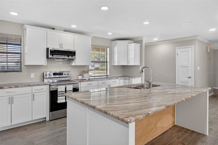 Image No.15-3 Bed House for sale