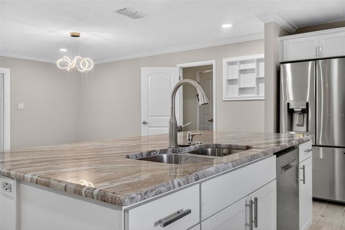 Image No.18-3 Bed House for sale