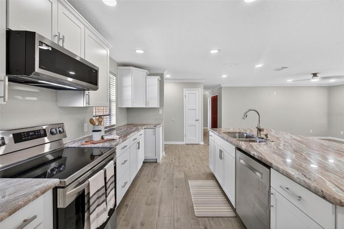 Image No.19-3 Bed Property for sale