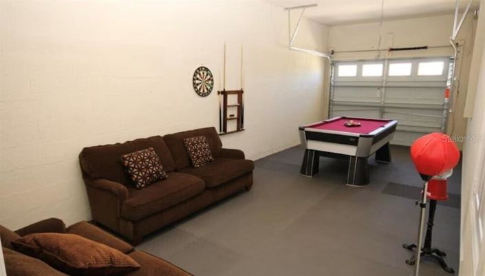 Image No.21-6 Bed Property for sale