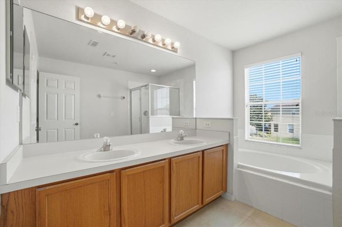 Image No.22-3 Bed Townhouse for sale