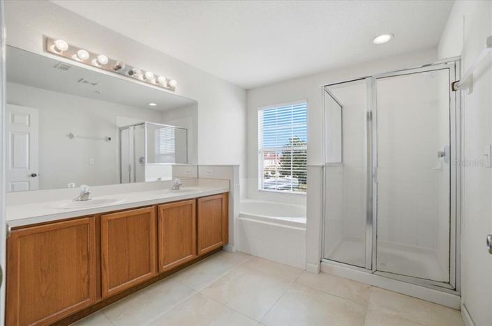 Image No.25-3 Bed Townhouse for sale