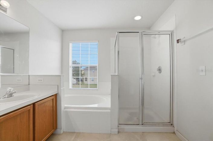 Image No.26-3 Bed Townhouse for sale