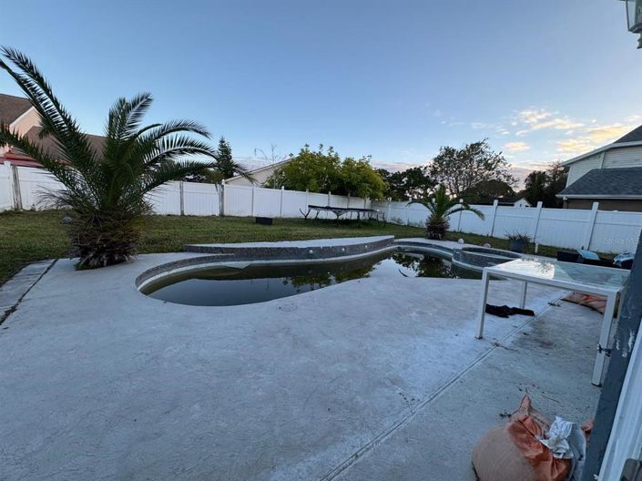 Image No.16-4 Bed Property for sale