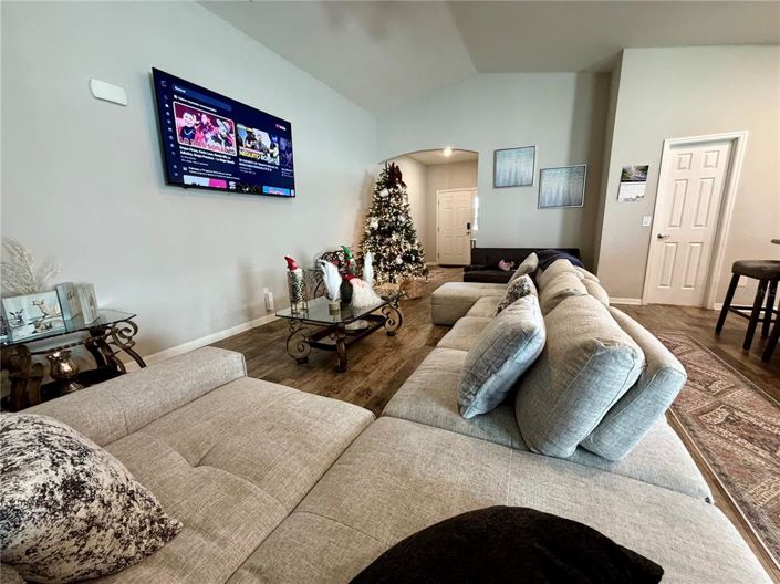 Image No.27-4 Bed Property for sale