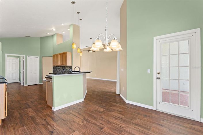 Image No.19-3 Bed Property for sale