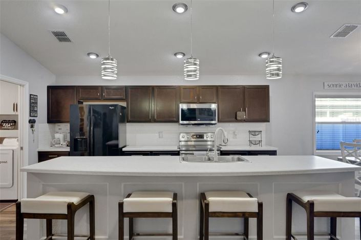 Image No.10-4 Bed Property for sale