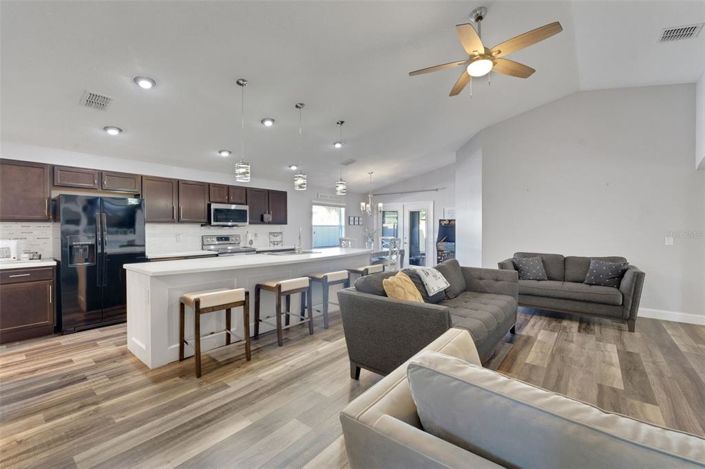 Image No.6-4 Bed Property for sale