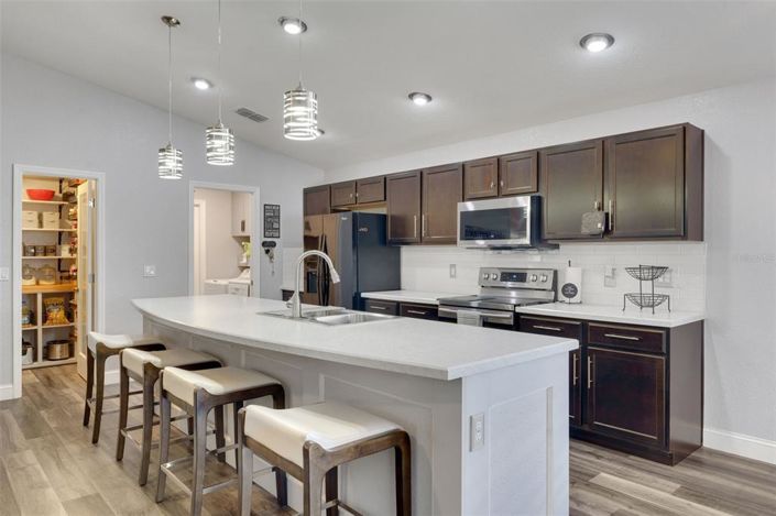 Image No.7-4 Bed Property for sale