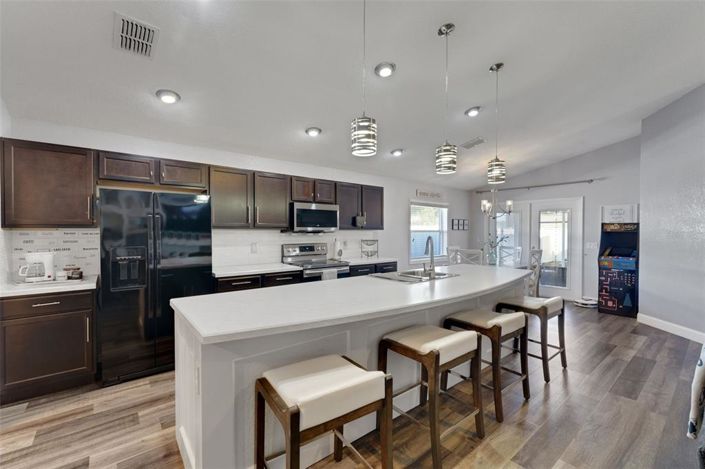 Image No.9-4 Bed Property for sale