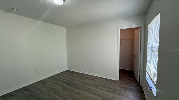 Image No.33-5 Bed House for sale