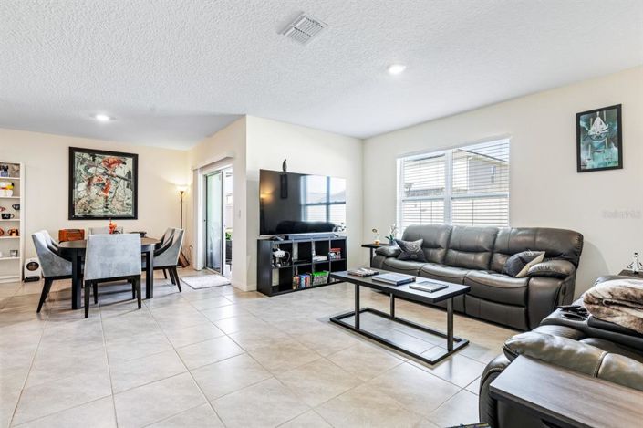 Image No.16-Propriété de 4 chambres à vendre à États-Unis