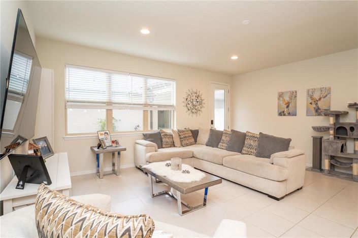 Image No.14-3 Bed Townhouse for sale