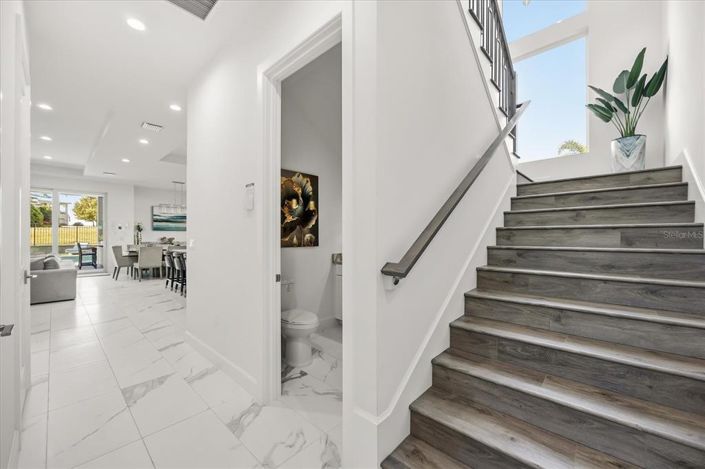 Image No.41-6 Bed House for sale