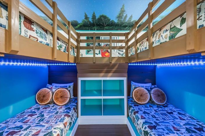 Image No.53-6 Bed House for sale