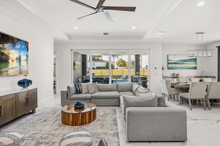 Image No.9-6 Bed House for sale