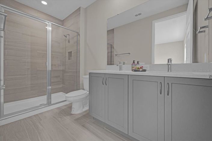 Image No.16-3 Bed Townhouse for sale