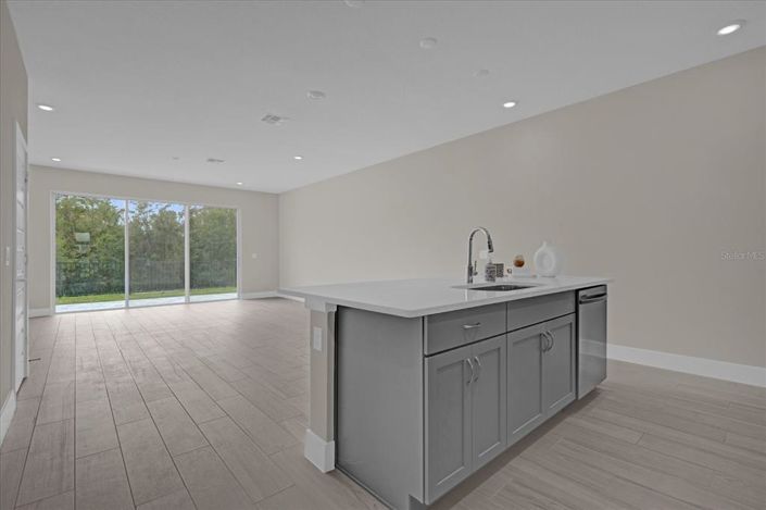 Image No.8-3 Bed Townhouse for sale