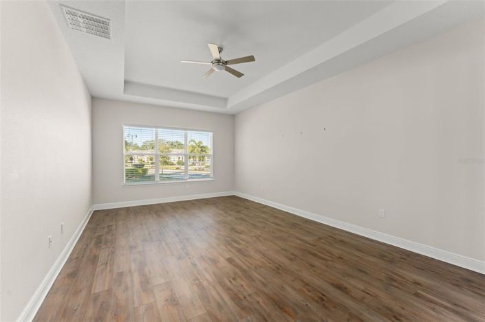 Image No.24-3 Bed Property for sale