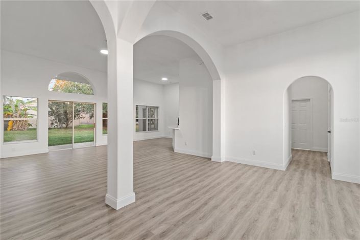 Image No.3-4 Bed Property for sale