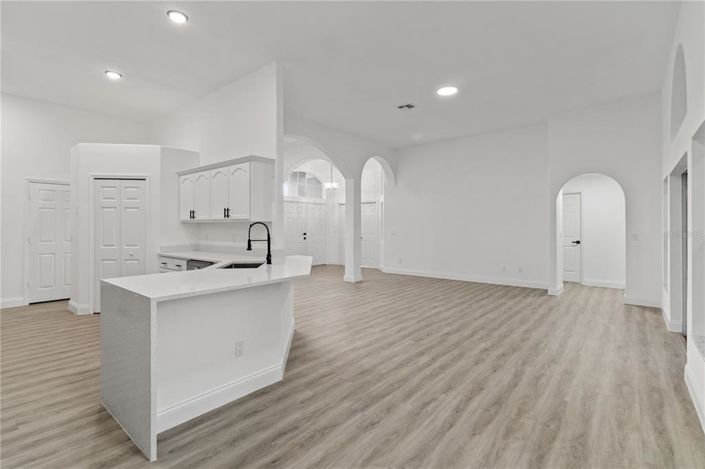 Image No.7-4 Bed Property for sale