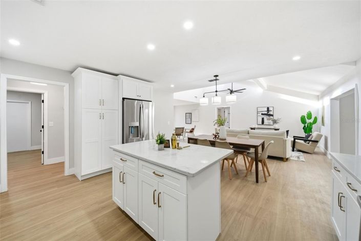 Image No.11-4 Bed Property for sale