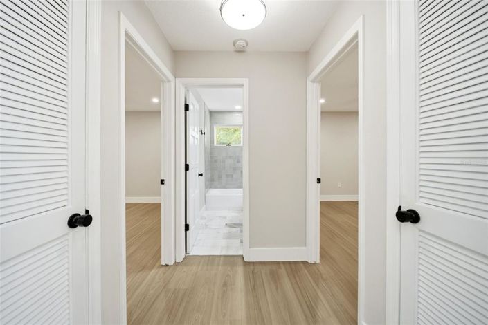 Image No.13-4 Bed House for sale