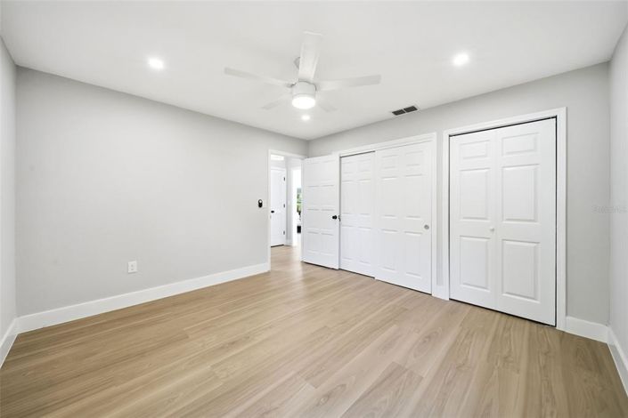 Image No.18-4 Bed House for sale