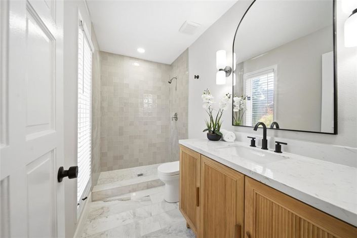 Image No.25-4 Bed House for sale