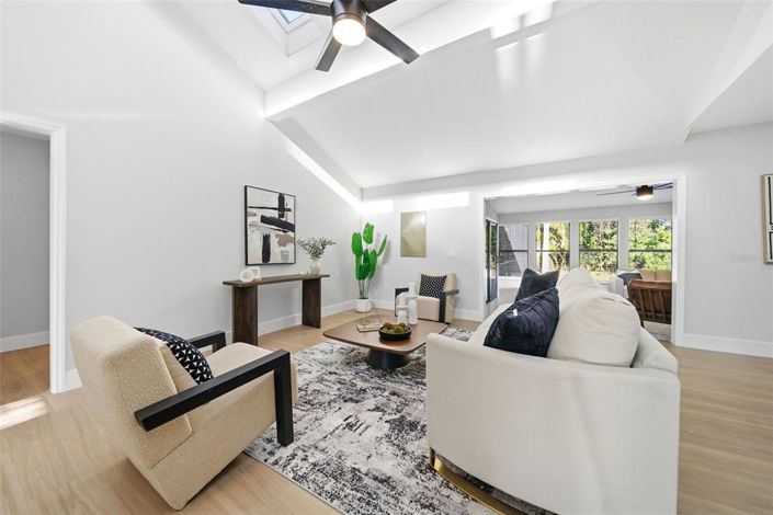 Image No.8-4 Bed House for sale