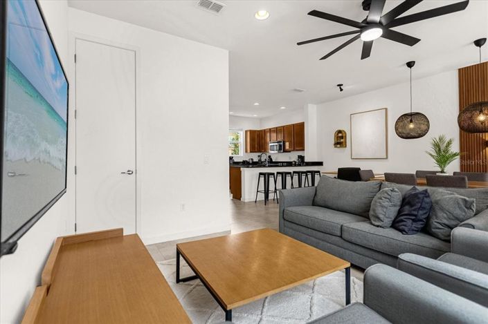 Image No.8-2 Bed Townhouse for sale