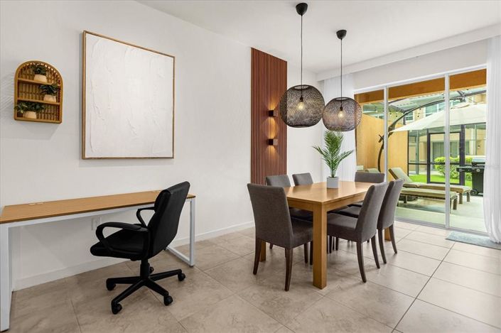 Image No.9-2 Bed Townhouse for sale