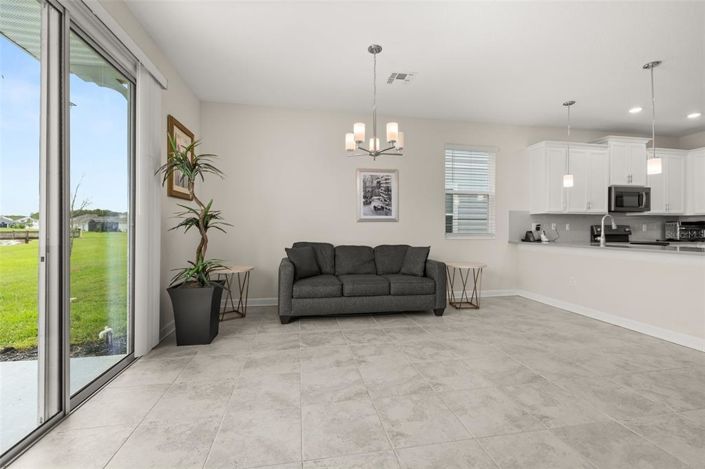 Image No.16-3 Bed Townhouse for sale