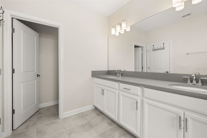 Image No.29-3 Bed Townhouse for sale