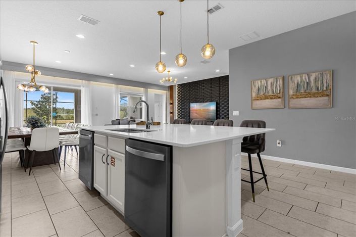 Image No.18-12 Bed House for sale