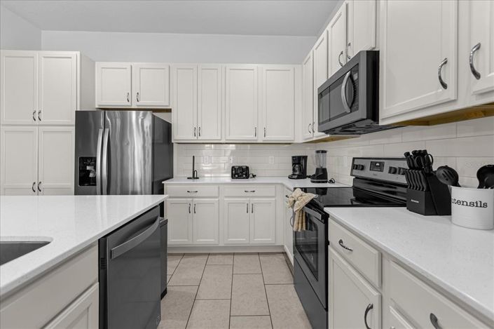 Image No.19-12 Bed House for sale