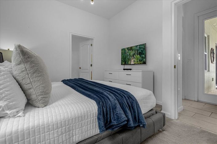 Image No.23-12 Bed House for sale