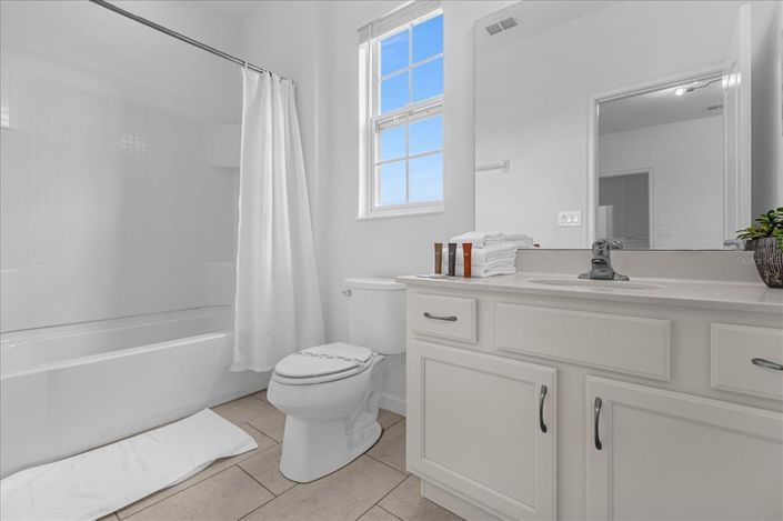 Image No.43-12 Bed House for sale