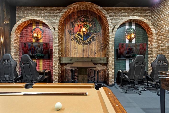 Image No.5-12 Bed House for sale