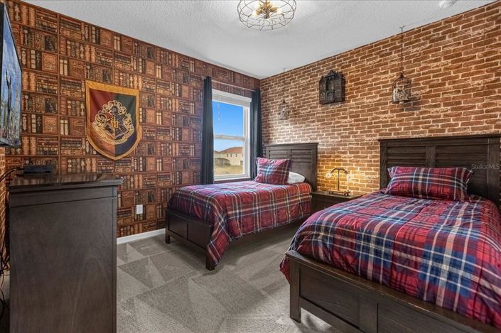 Image No.52-12 Bed House for sale